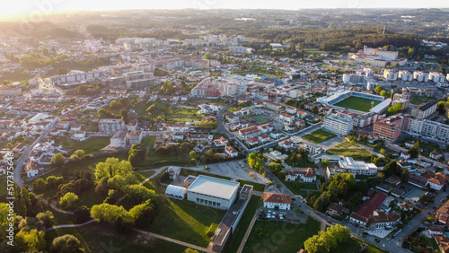 Bilde på lerret Vista aérea de drone sobre a cidade de Santa Maria da Feira, Aveiro (Portugal)