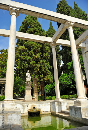 Estatua de Diana en los jardines del carmen de la Fundación Rodríguez Acosta en Granada, Andalucía, España
 photo