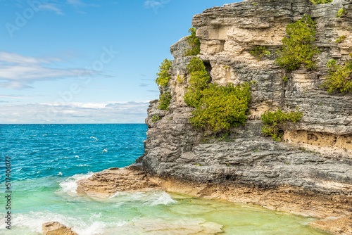 Fotografie The Indian Head Cove in The Bruce Peninsula National Park, Ontario, Canada near The Grotto, Bruce trail, Georgian Bay Trail and Cyprus lake at Tobermory tourist  attractions
