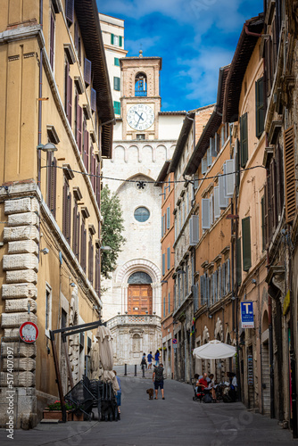 Fototapeta Naklejka Na Ścianę i Meble -  PERUGIA, ITALY, 6 AUGUST 2021 Street in the medieval historic center