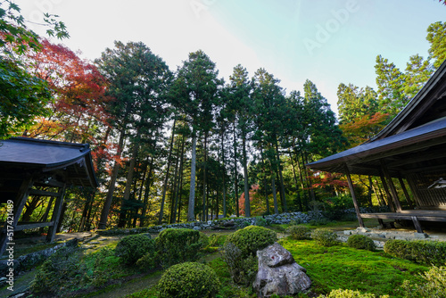 京都大原来迎院の秋景色