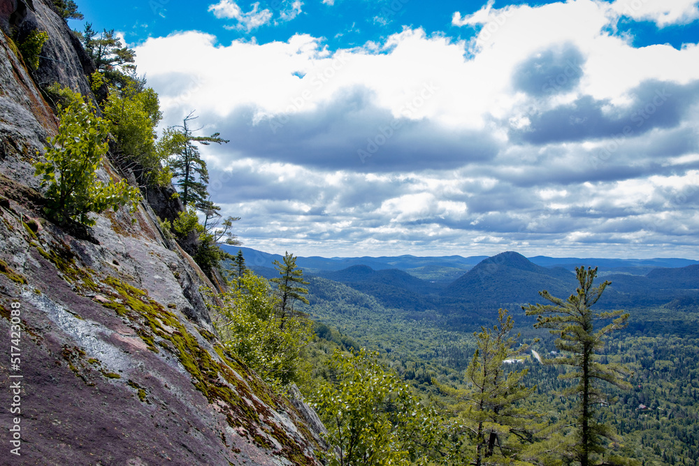 Vue de la falaise, Parc National du Mont-Tremblant