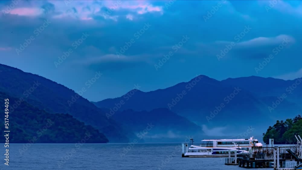 日光中禅寺湖・早朝の湖畔の風景 日光中禅寺湖・早朝の湖畔の風景
