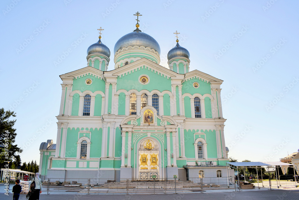 Fototapeta premium Trinity Cathedral in Holy Trinity Seraphim-Diveevo Convent, Diveevo, Russia