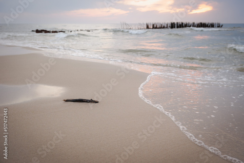 Brzeg morza, plaża w Grzybowie © Robert
