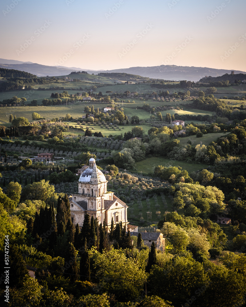 Naklejka premium Widok z Montepulciano na Sanctuary of the Madonna di San Biagio