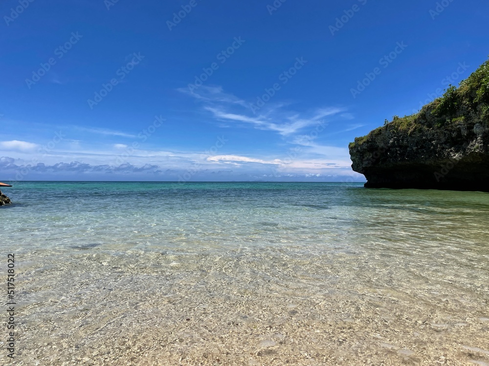 沖縄の青い空と海