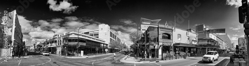 Fotografia Glenelg, Australia - September 16, 2018: Panoramic view of main city street with