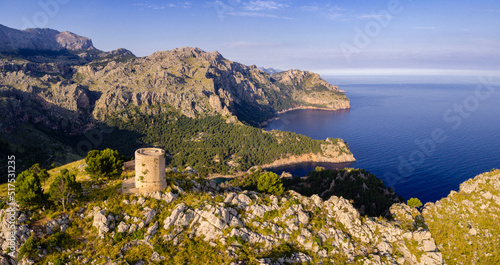 Torre de sa Mola de Tuent ,1596, Escorca, Paraje natural de la Serra de Tramuntana, Mallorca, balearic islands, Spain