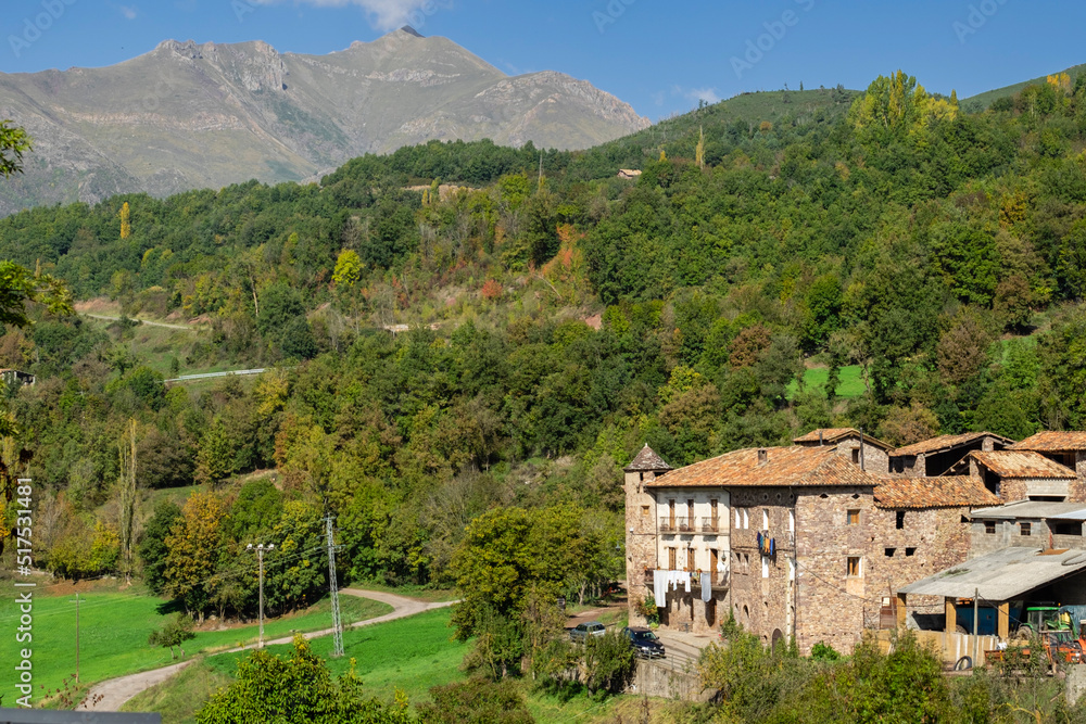 Ca de Llibernal, Noales ,municipio de Montanuy,  Ribagorza, provincia de Huesca, Aragón, cordillera de los Pirineos, Spain