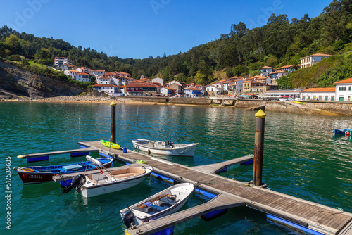 Bello pueblo pesquero y turístico en la costa de Asturias. Tazones. España