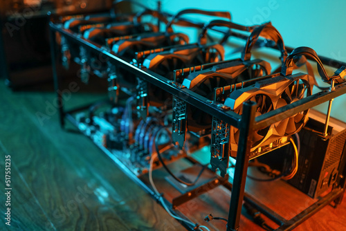 Cryptocurrency mining rig with computer graphics