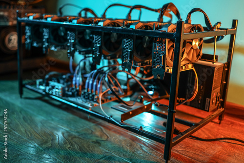 Cryptocurrency mining rig with computer graphics