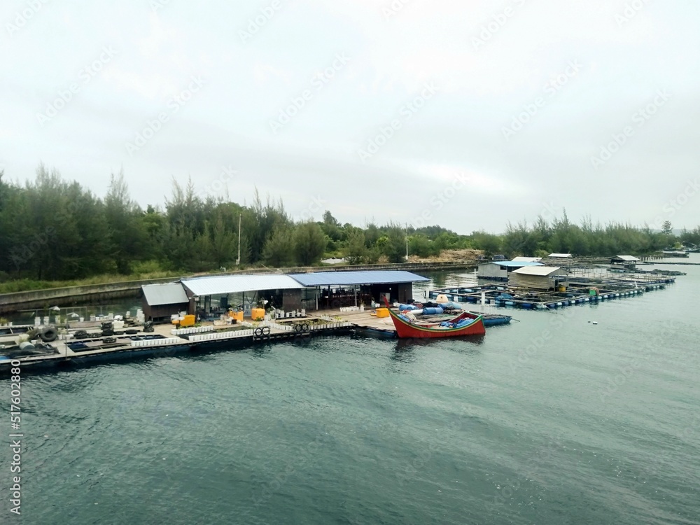 Obraz premium boats on the river