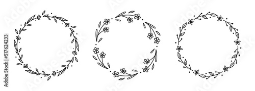 Set of floral wreath isolated on white background. Round frames with flowers and leaves. Vector hand-drawn illustration in doodle style. Perfect for cards, invitations, decorations, logo.