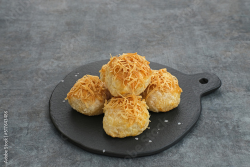 Pia Crispy with cheese filling, pastry with layered smooth skin texture, sweet and savory
