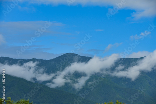 雨上がりの朝　朝靄かかる信州の山並み © FURISHO