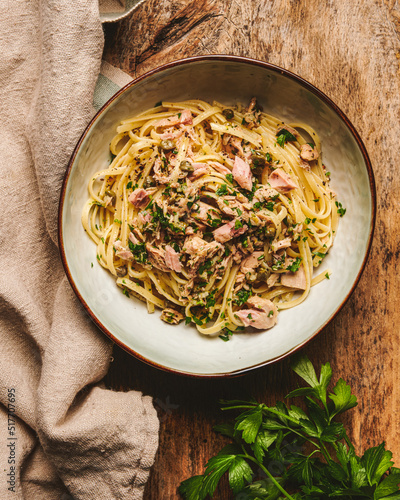 Linguine with Canned Tuna, capers and garlic