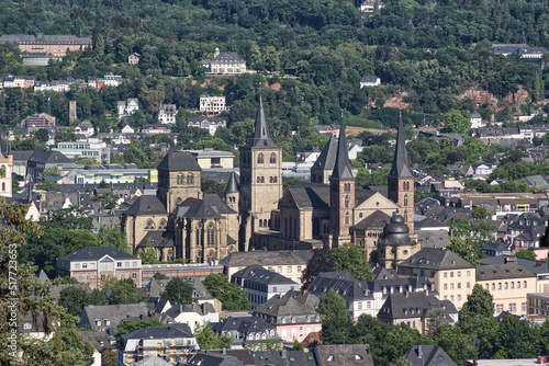 Der Dom und die Kirche Liebfrauen in Trier an der Mosel. Beide sind seit 1986 Teil des UNESCO-Welterbes in Trier.
