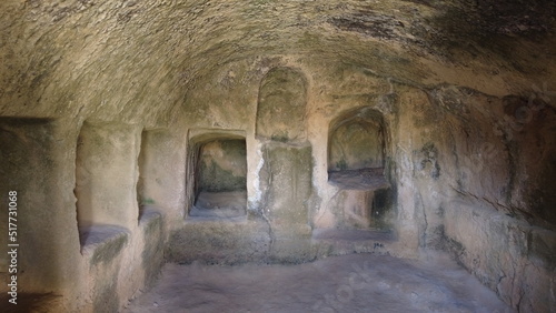 courtyard tomb of the kings in cyprus