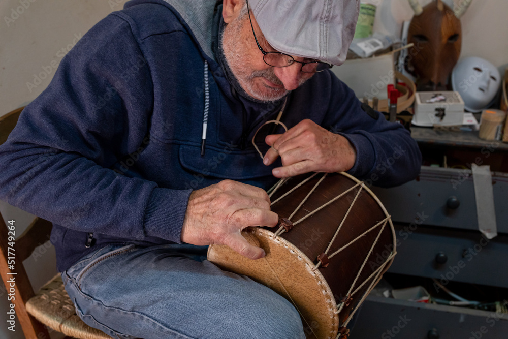 Serious master fixing bottom of drum Serious master fixing bottom of drum