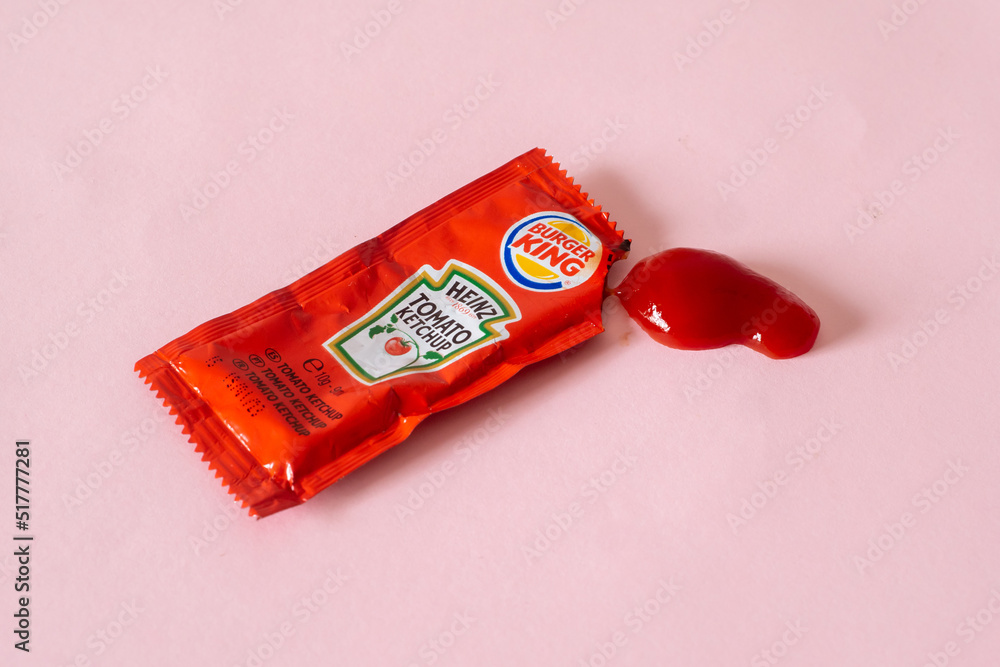Zdjęcie Stock Einzelpackung Ketchup der Marke Heinz von