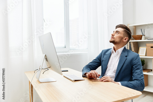 manager computer desktop work self-confidence executive