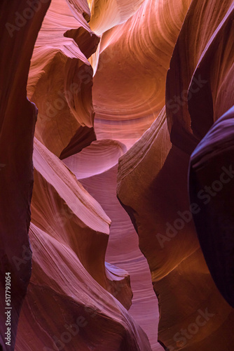 Obraz na płótnie Winding Walls in Lower Antelope Canyon w salonie