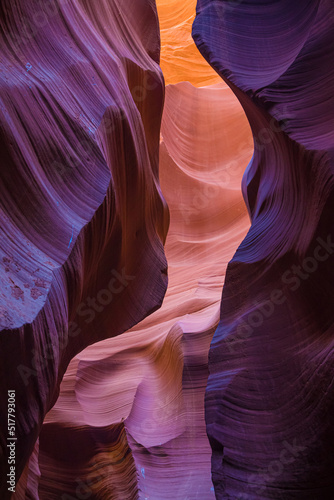 Obraz na płótnie Orange, Purple and Blue Tones in Lower Antelope Canyon w salonie