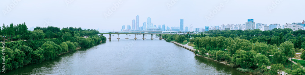 서울의 한강: the Han River in Seoul