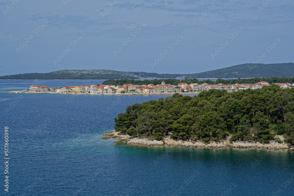 Ile de Cres dans la mer adriatique                                                                                                                                                        