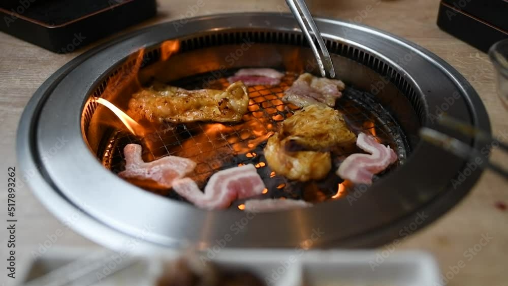 燃え上がる焼肉 燃え上がる焼肉