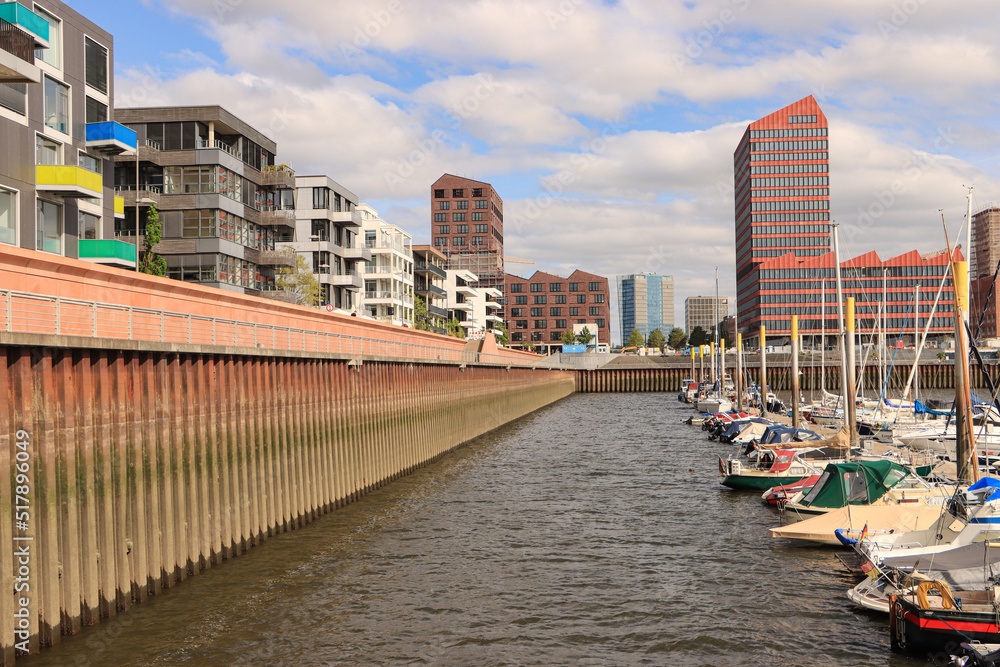 Neues Stadtviertel in der Bremer Überseestadt; Europahafen mit Blick zum Zechhaus