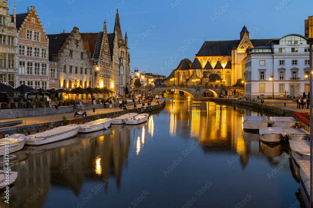 Fototapeta premium Paseando por las calles de Gante (Bélgica)