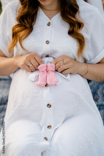 Wallpaper Mural woman holding her belly Torontodigital.ca