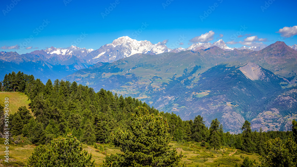 Blick zum Mont Blanc bei Pila im Aostatal