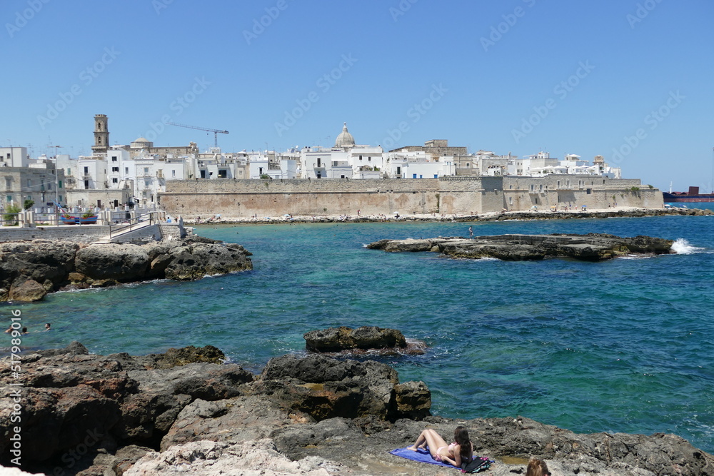 Fototapeta premium Veduta del lungomare nella città di Monopoli. Sud Italia, Europa