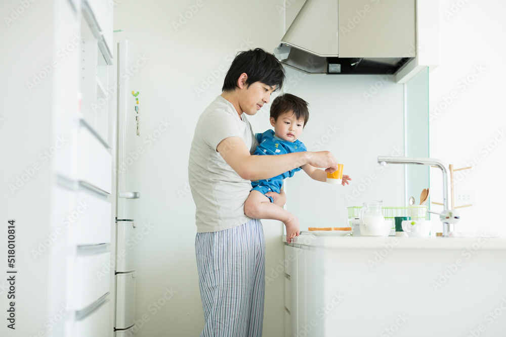 Fototapeta premium 親子 朝食