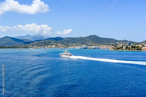 Portoferraio, Festung, Forte Stella, Forte Falcone, Leuchtturm, Altstadt, Hafen, Insel, Elba, Fischerboote, Boote, Fähre, Fährhafen, Badestrand, Toskana, Toskanischer Archipel, Sommer, Italien