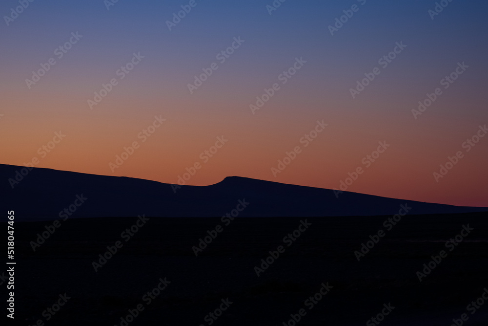 Obraz premium sunset over the mountains