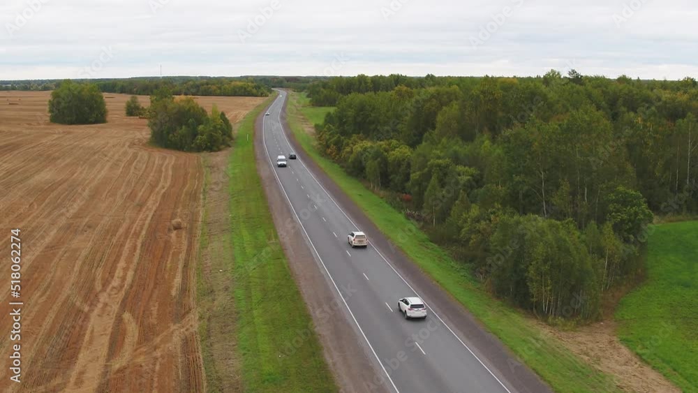 Исходные названия: suburban new road and cars drive top view Исходные названия: suburban new road and cars drive top view