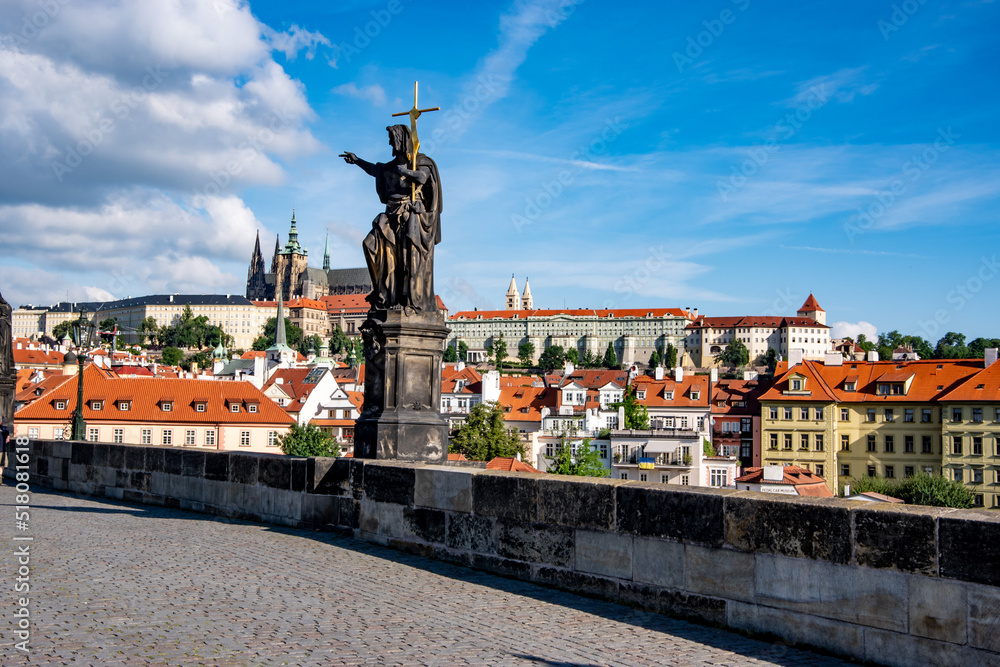 Obraz premium Beautiful Charles Bridge in Prague, Czech Republic.