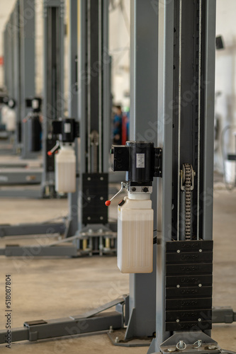 Wallpaper Mural Two-post electrohydraulic lift with lower synchronization Torontodigital.ca