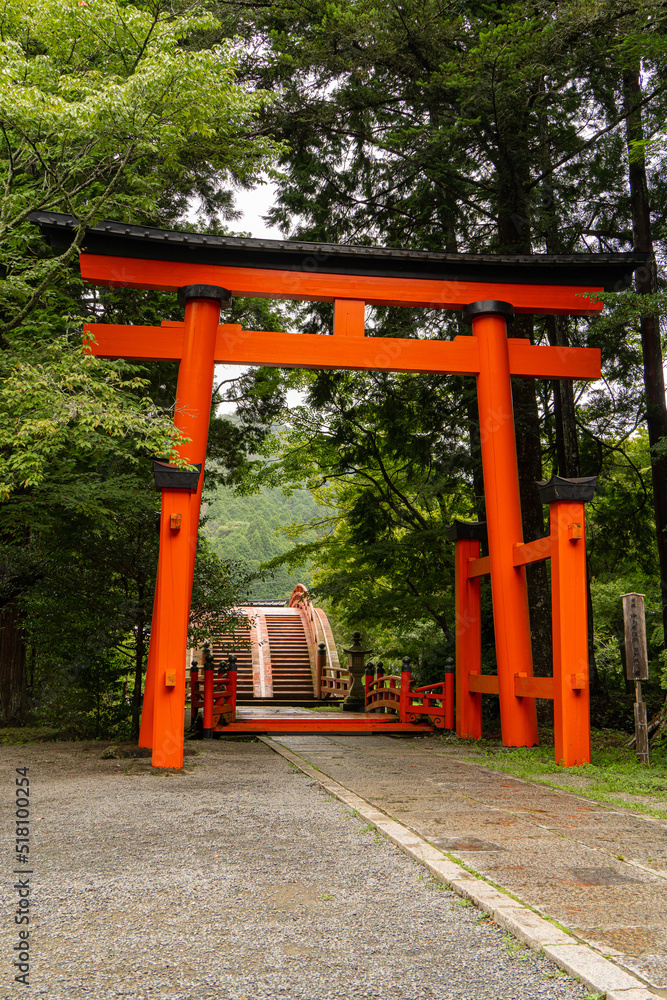 丹生都比売神社　中鳥居と禊橋