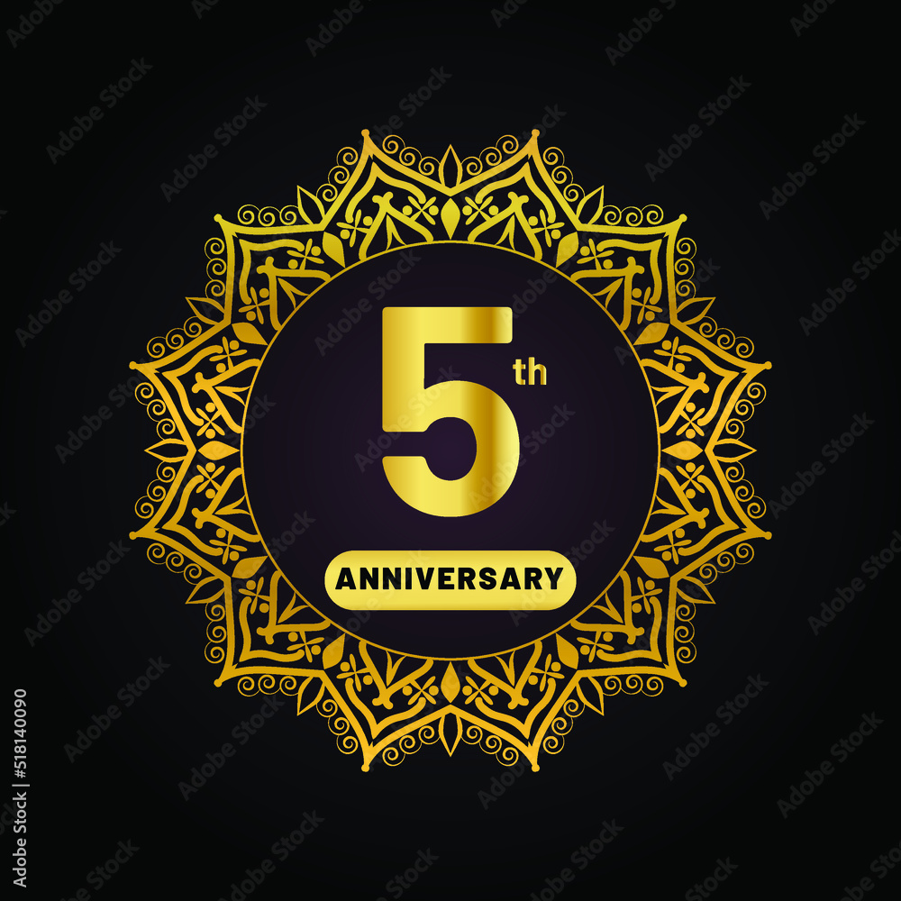 Naklejka premium golden crown on black background, vintage style for 5th anniversary