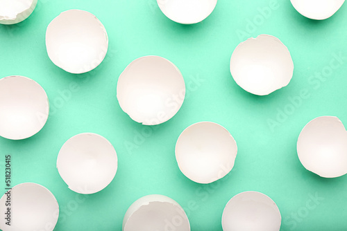 White eggshell halves scatt...