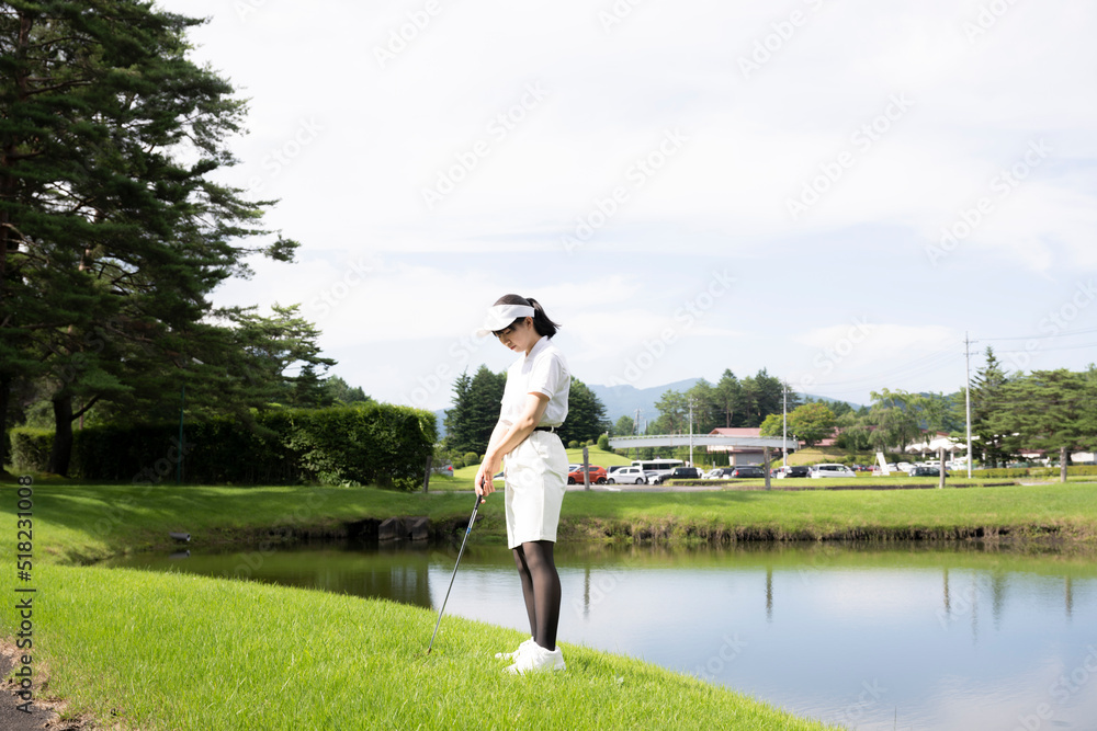 ゴルフ場　日本人　女性　大学生　高校生　ゴルフ　女子ゴルファー