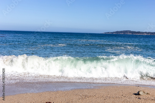 A view on the Pacific ocean waves