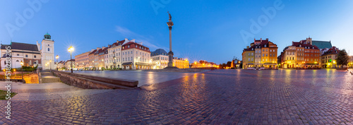 Warsaw. Panorama of the castle square at dawn.