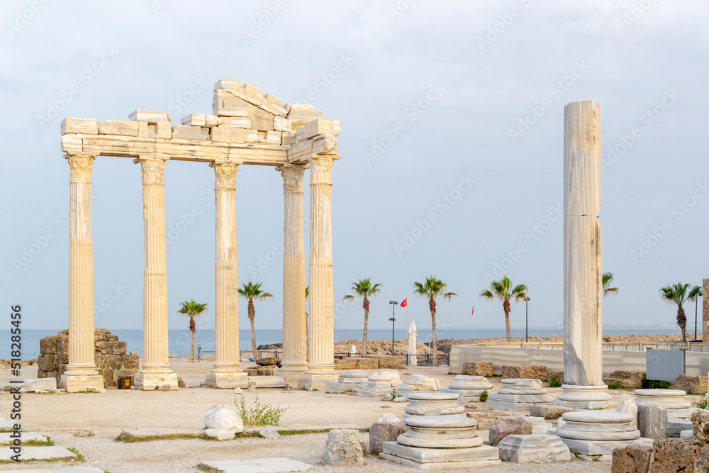Fototapeta premium Ruins of the Temple of Apollo in Side at sunrise — Antalya, Turkey